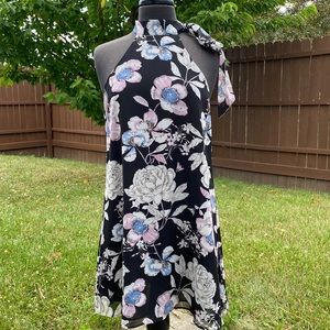 Halter dress with tie at neck